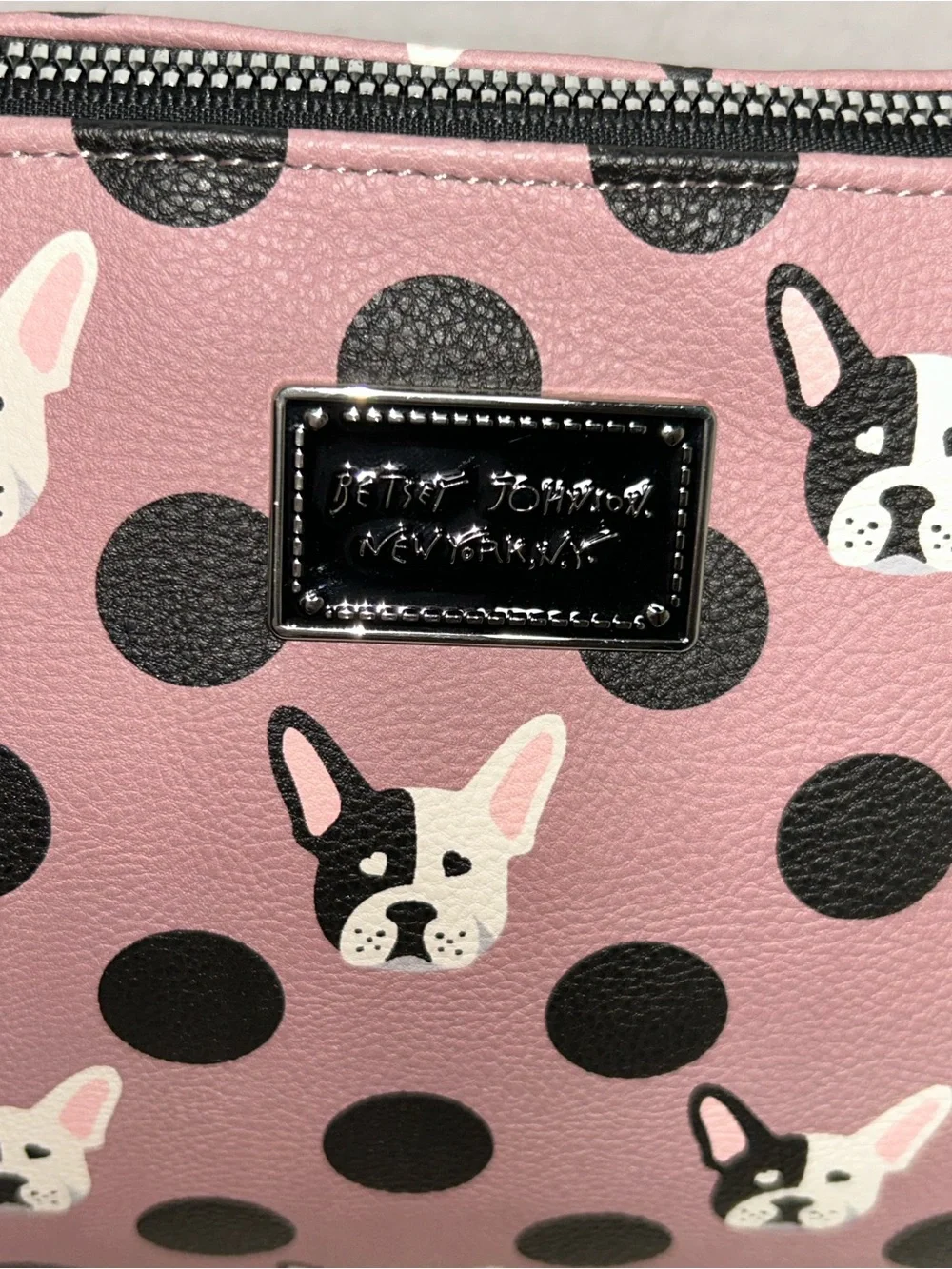 New Betsey Johnson Puppy Bulldog Zip Wristlet Cosmetic Bag HAS FLAWS